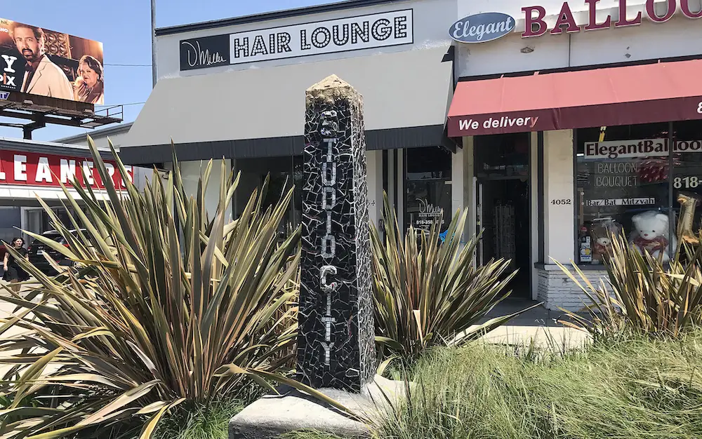 lawyer to sue retailer for improper pay practices